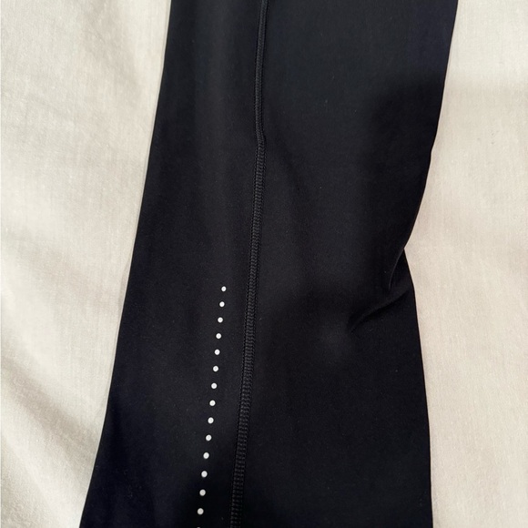 Lululemon capris - Picture 6 of 8